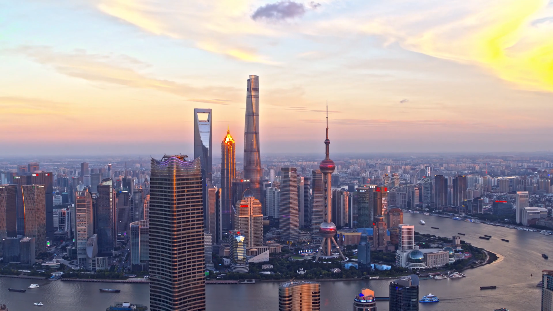 航拍&ldquo;魔都&rdquo;上海,云端城市,我見(jiàn)過(guò)最酷的版本